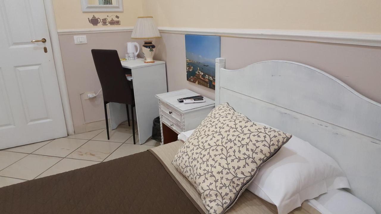 B&B Napoli Centrale Room&Jacuzzi Exterior foto